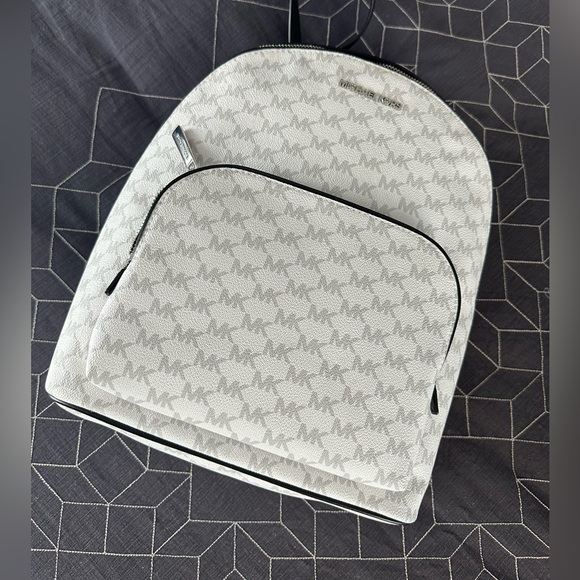MICHAEL KORS CONNIE BRIGHT WHT MD BACKPACK - Picture 2 of 13